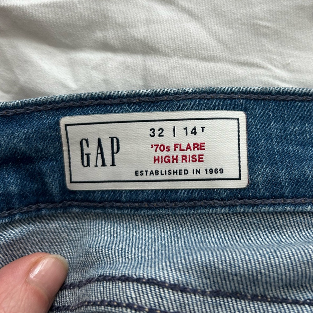 GAP High Rise Patched '70s Flare Jeans 32T - Picture 7 of 7